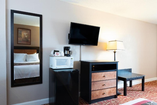 Sundial Inn image 14