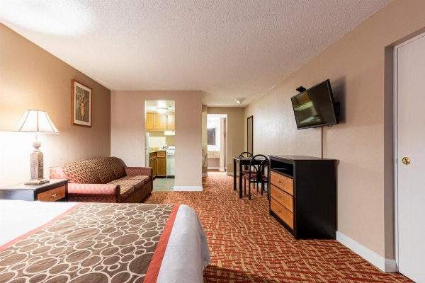 Sundial Inn image 19